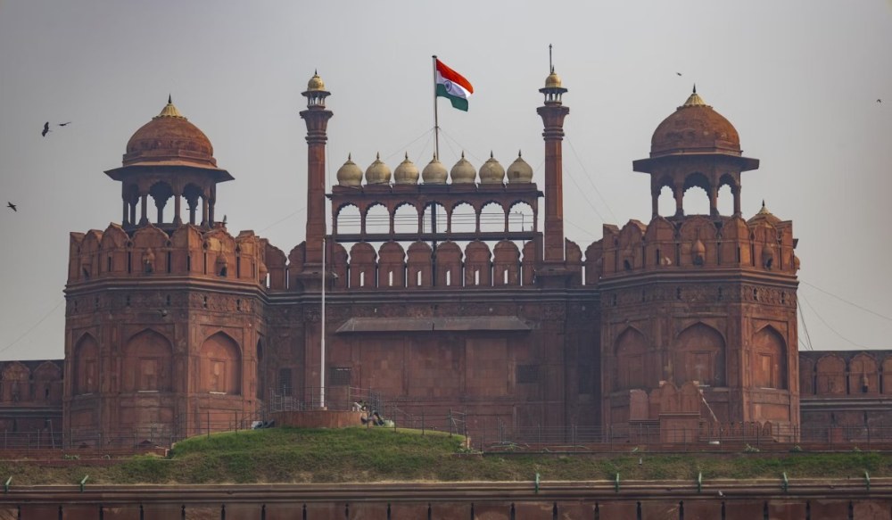 Red Fort Delhi: History, Architecture, Visiting Guide & Attractions