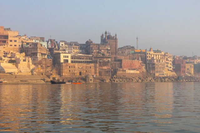Varanasi (Banaras) in Sawan 2025 – Complete Guide to Kanwar Yatra, Shravan Rituals, Ghats and Travel Tips