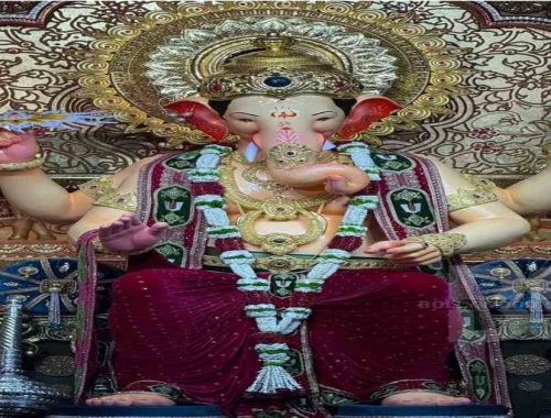 Mumbai's most expensive Ganesh idol decorated with 69 kg gold and 336 kg silver worth ₹474 crores at GSB Seva Mandal pandal during Ganesh Chaturthi 2025 festival