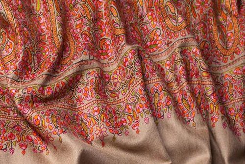 The Story Behind Kashmiri Pashmina: Craft, Culture and Identity